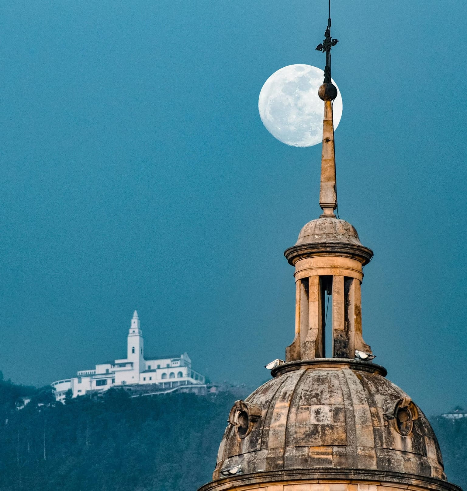 Tour Monserrate — foto 1