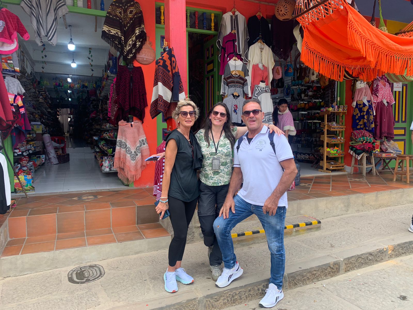 Clientes disfrutando tour en La Candelaria